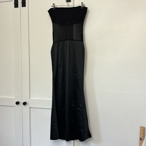 Commense Mesh Panel Black Satin A-line Strapless Tube Dress - Picture 3 of 4